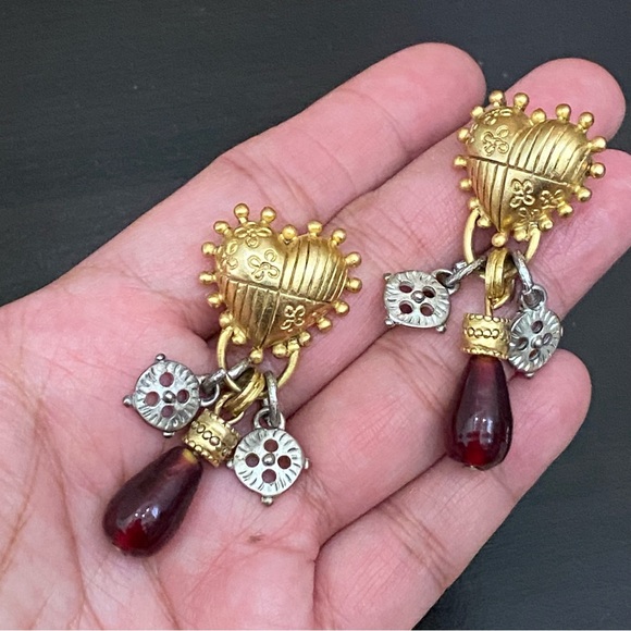 Vintage ARIZONA Jeans Co. Gold-tone Heart Beaded Drop Earrings - Picture 4 of 13